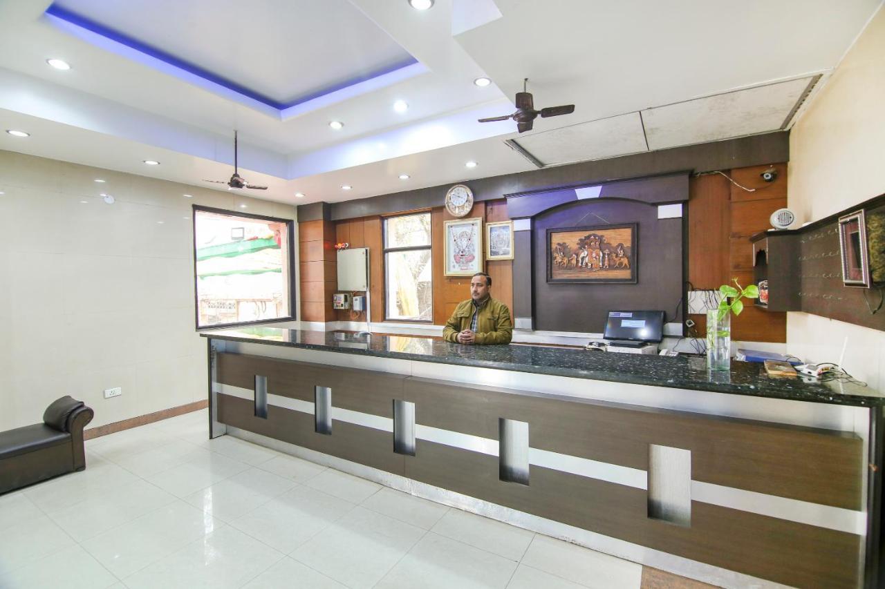 Capital O 68148 Hotel Shree Jee Palace 가지아바드 외부 사진