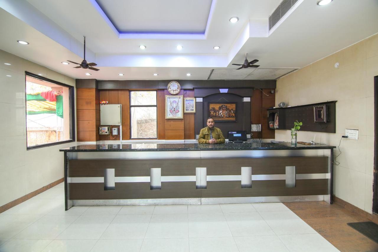 Capital O 68148 Hotel Shree Jee Palace 가지아바드 외부 사진